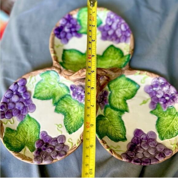 VTG Textured 3D Hand Painted + Glazed Sectional Grape Pottery Kitchen Serveware - Picture 4 of 7